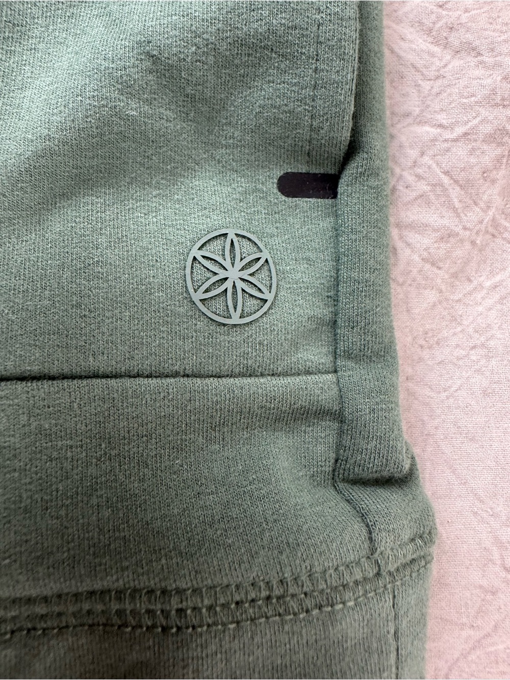 GAIAM Olive Green Pullover Hoodie NWT Large - Picture 5 of 13